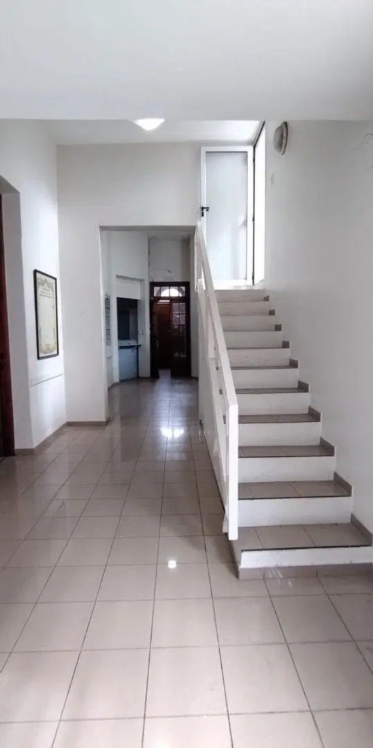 Hermosa casona + dpto ideal para inversión comercial 2