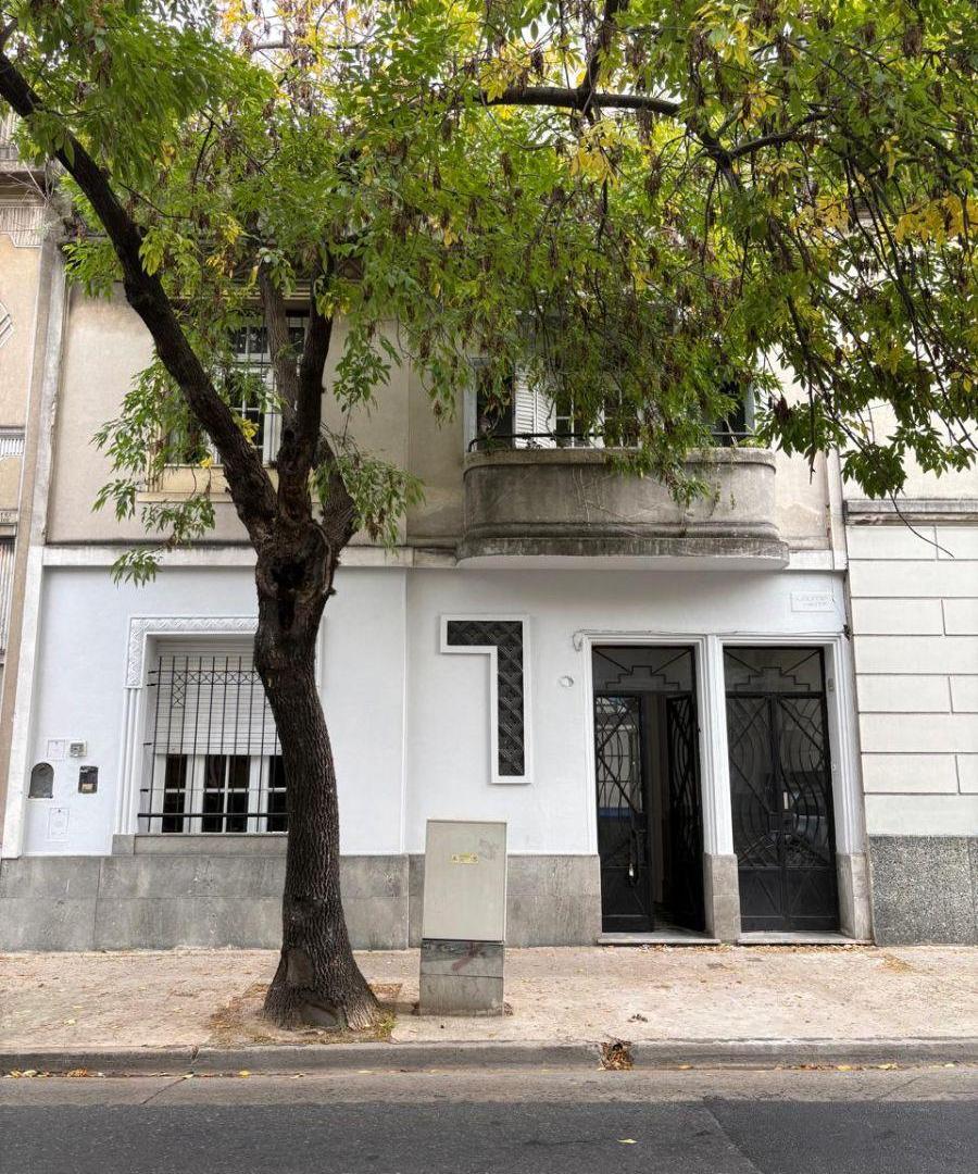 PH EN VENTA 3 amb. – ENTRADA INDEPENDIENTE en PB– RECICLADO A NUEVO- APTO PROFESIONAL – SIN EXPENSAS