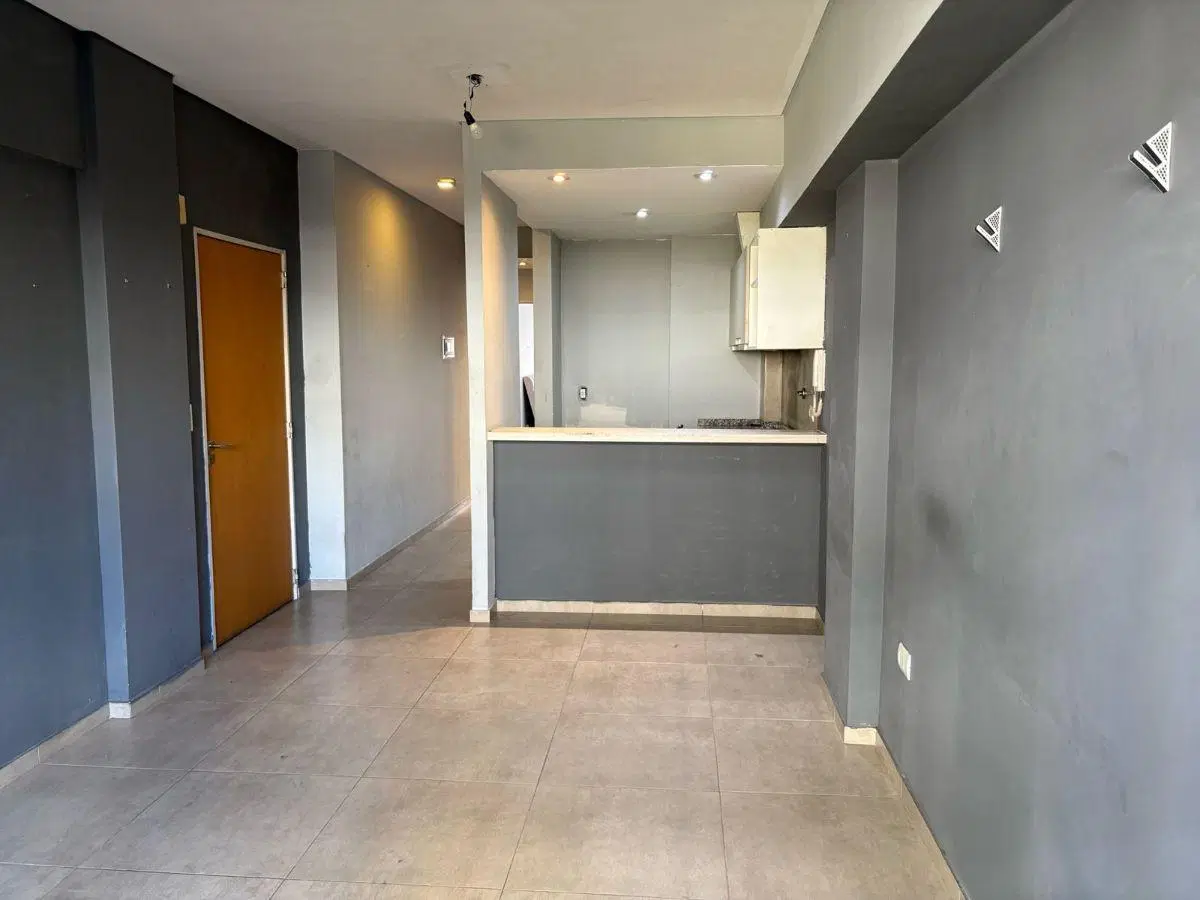 DPTO. DE 2 AMB. 2 BALCONES FTE Y C/FTE – APTO CREDITO Y PROFESIONAL - SAN CRISTOBAL 3