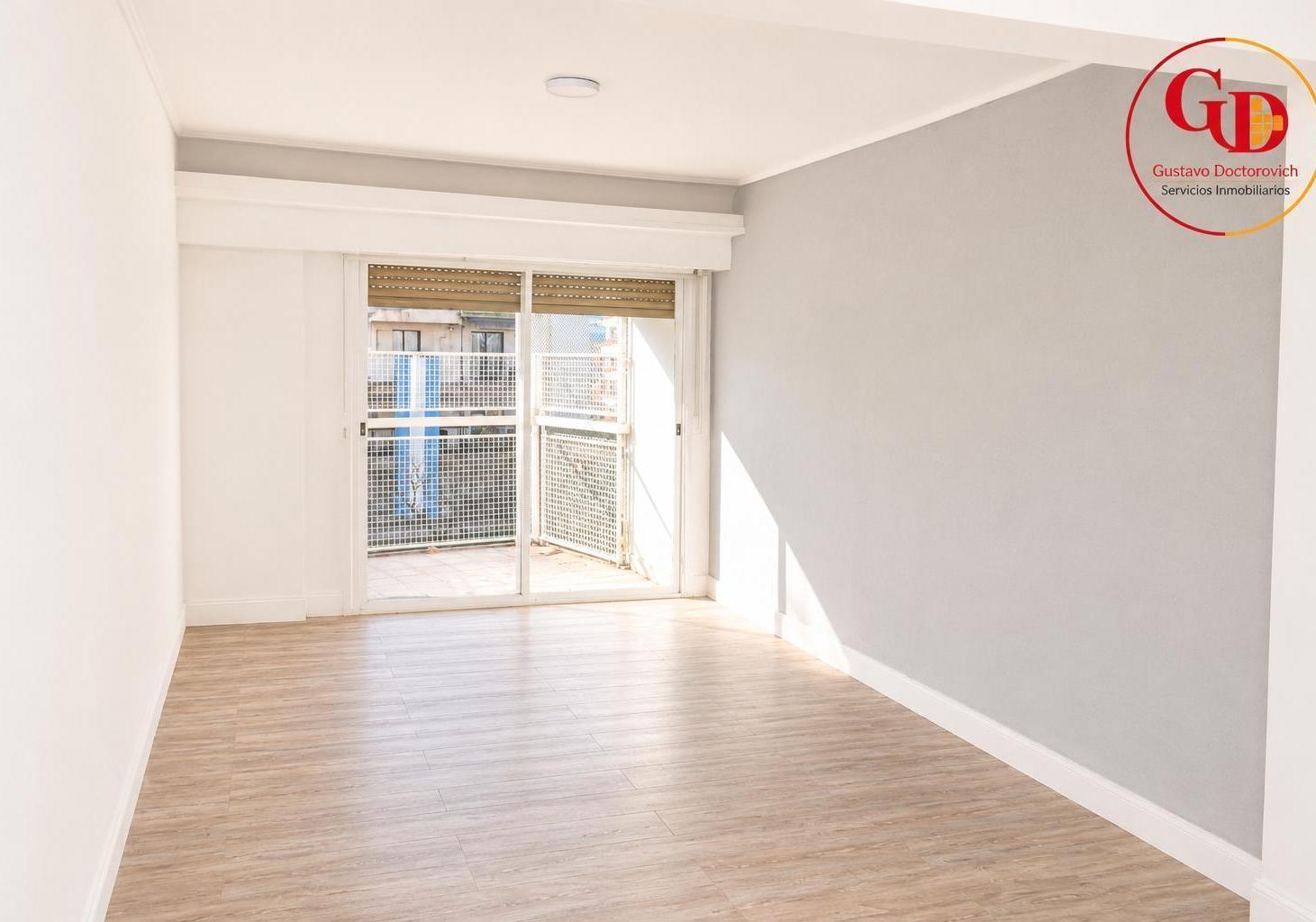 Foto de Departamento en Venta 4 ambientes Balcón corrido Vista abierta Caballito, imagen 1