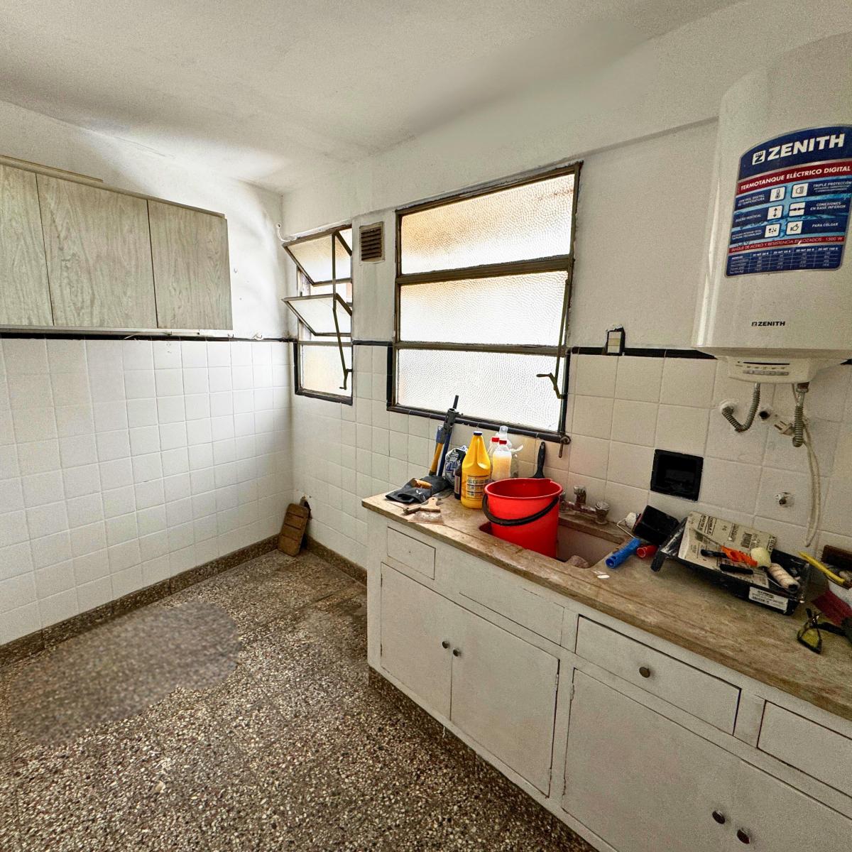 Ambientes con Balcón y Luz a Full – Expensas Bajas – Sin Ascensor 3