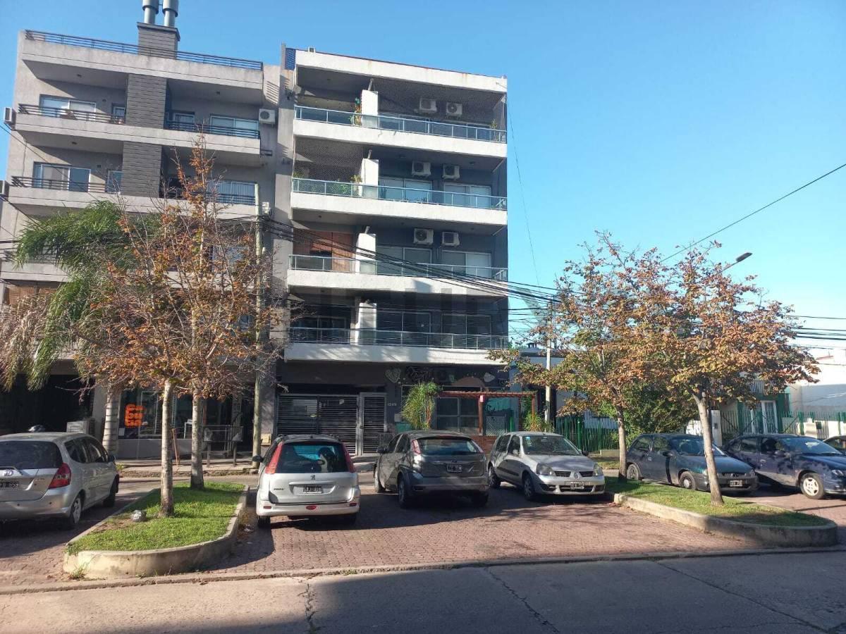 Departamento Tres Ambientes en Tigre. 2