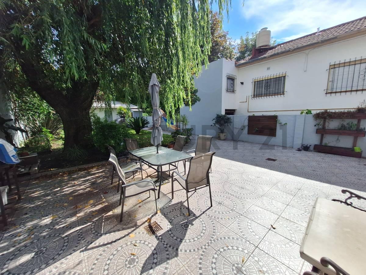 Casa de 5 Dorm. y Local en Venta, Tigre Centro 4