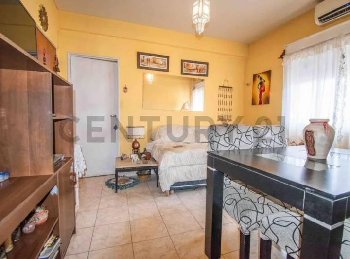 Venta de Departamento 2 AMBIENTES en Constitución, Capital Federal. El departamento tiene una...