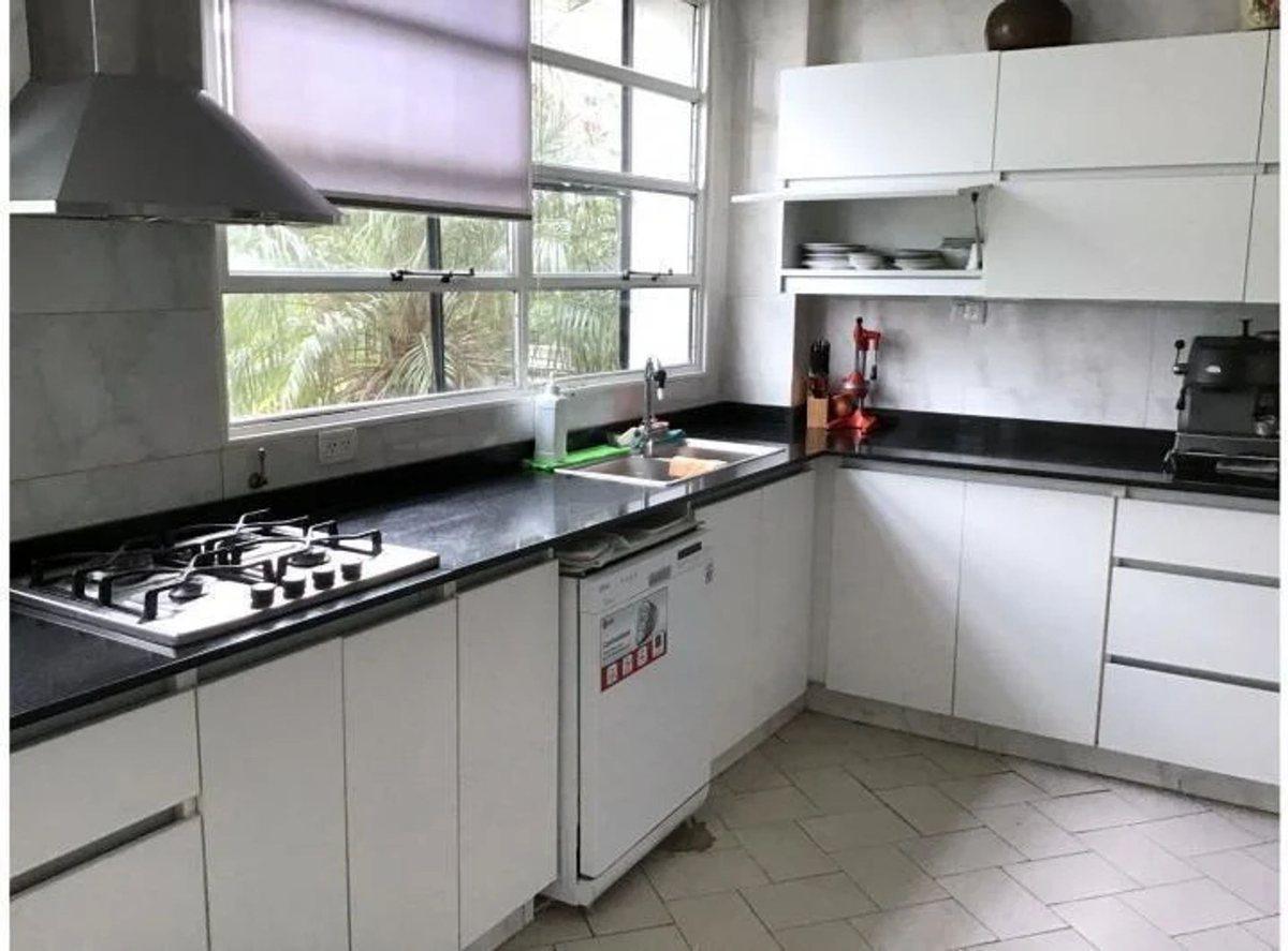 Casa en Venta Belgrano R con Jardin y Piscina 4