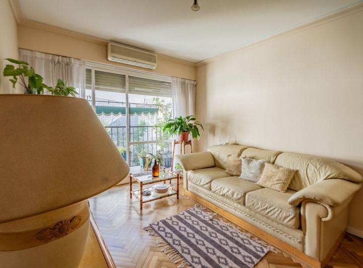 Excelente departamento 4 ambientes con dependencia 1