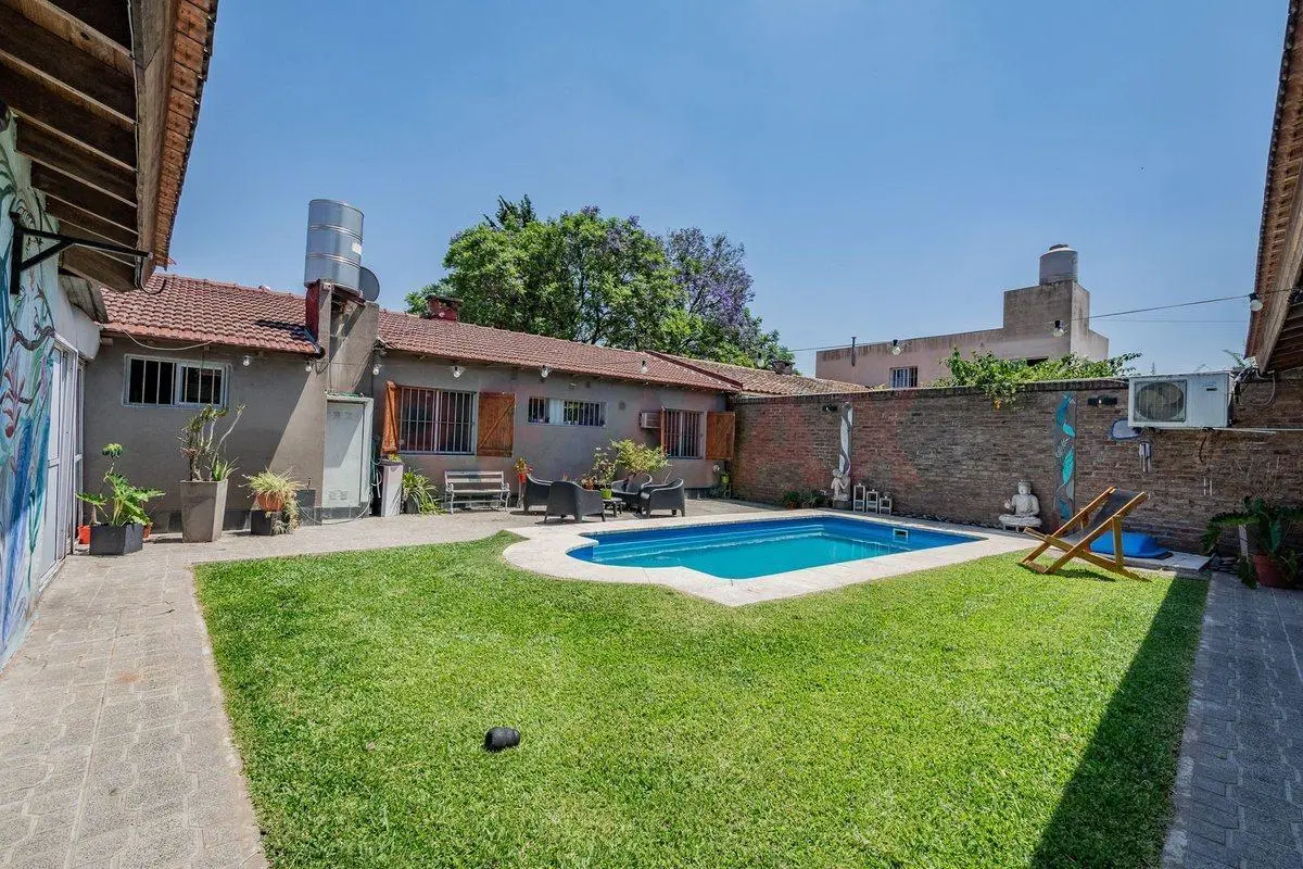 Casa 4 amb + DPTO - C. Evita - VENTA / PERMUTA 5