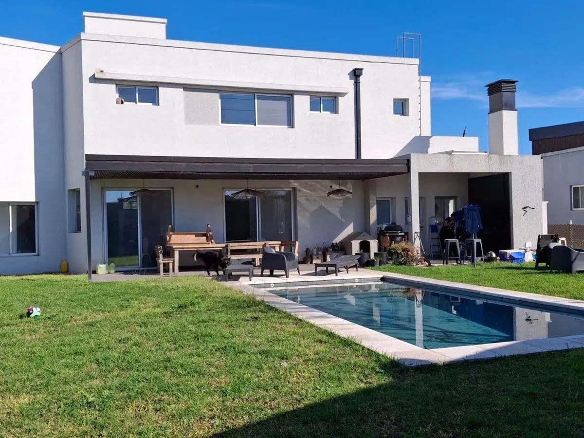 Venta casa Barrio Los Troncos Apto Credito 2