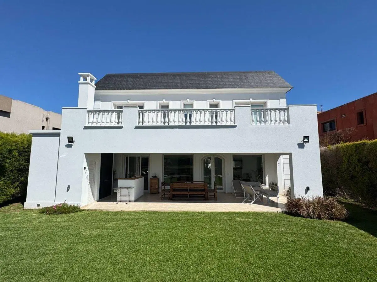 Venta casa Nuevo Quilmes 5 habitaciones 3
