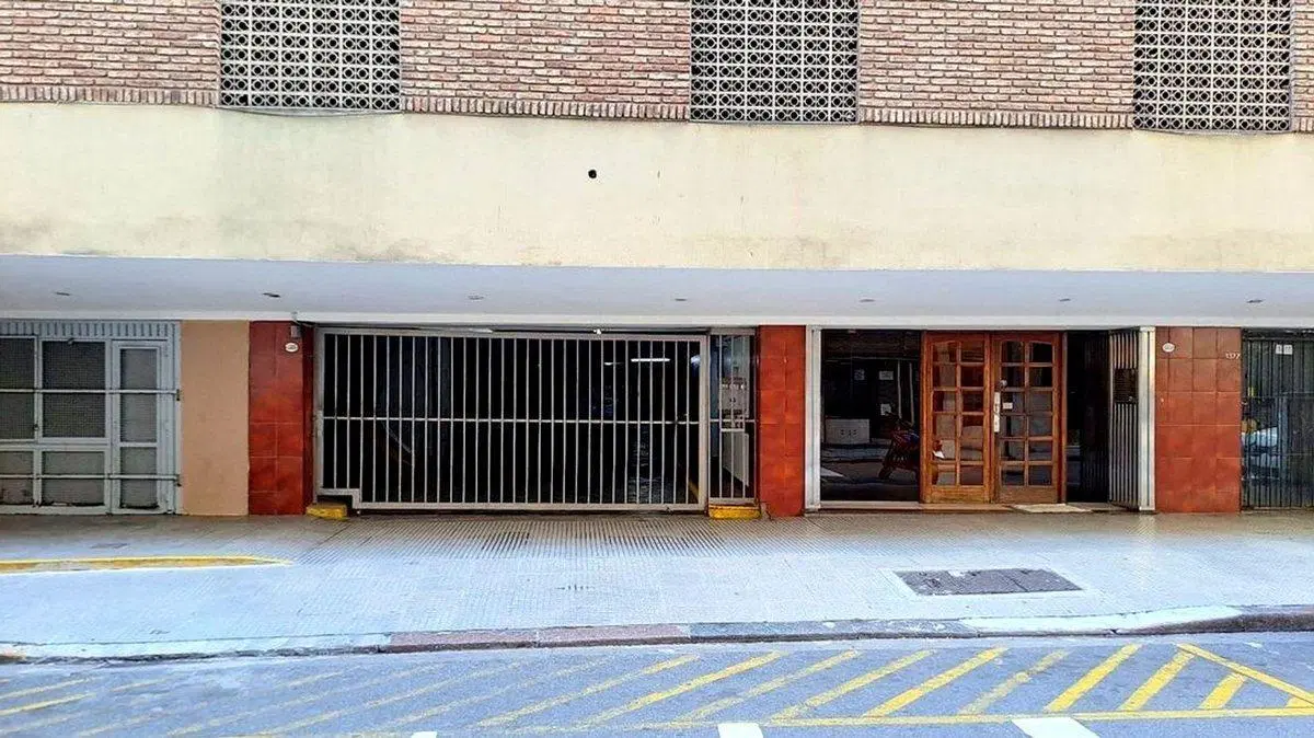 Cochera fija cubierta Congreso Av. Rivadavia 3
