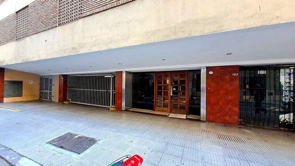 Cochera fija cubierta Congreso Av. Rivadavia 2