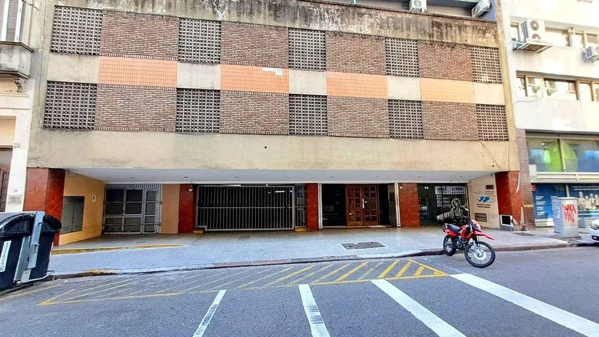 Cochera fija cubierta Congreso Av. Rivadavia 4