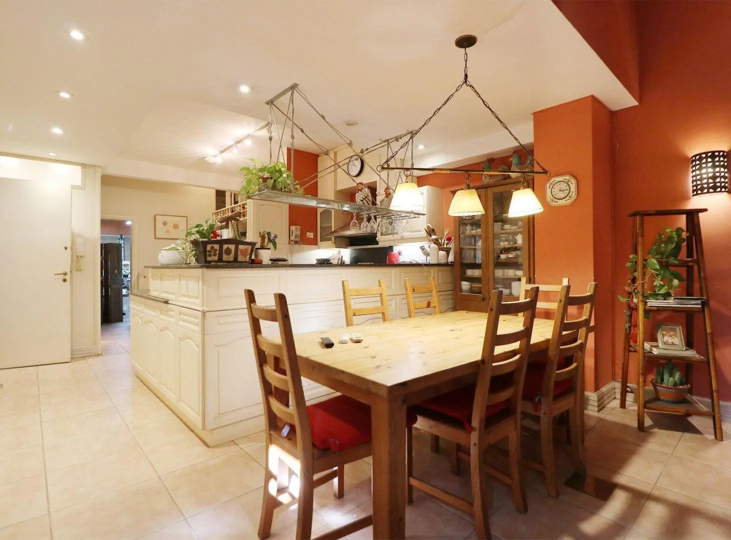 CASA EN VENTA SAN ISIDRO 4 DORM, 2 COCHERA, PILETA 5