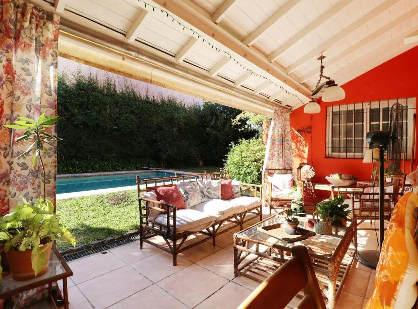 CASA EN VENTA SAN ISIDRO 4 DORM, 2 COCHERA, PILETA 4