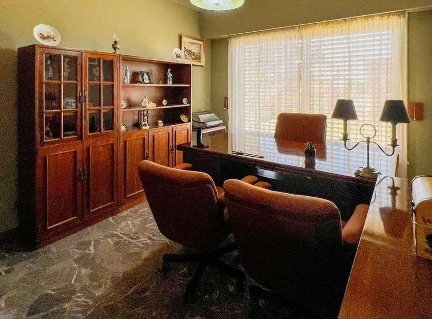 Venta casa Barrio Parque Bernal sobre dos lotes 2
