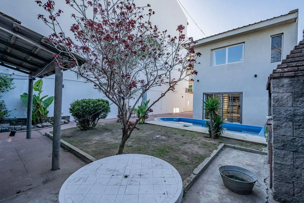 VENTA - PH MULTIFAMILIAR C/ PILETA - TAPIALES 5