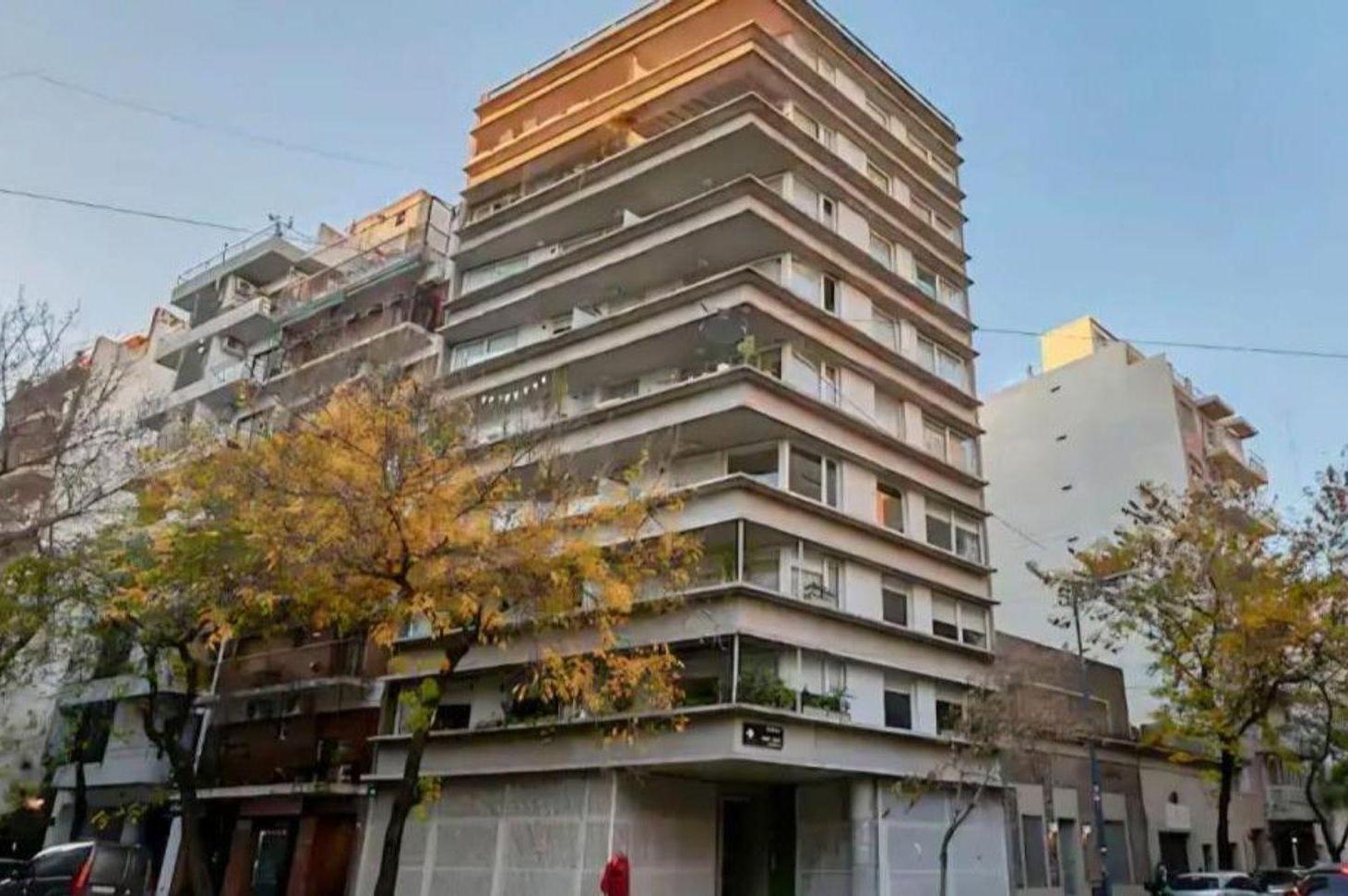 Foto de VENTA CON RENTA USD- TRIPLEX C COCHERA EN BELGRANO, imagen 3
