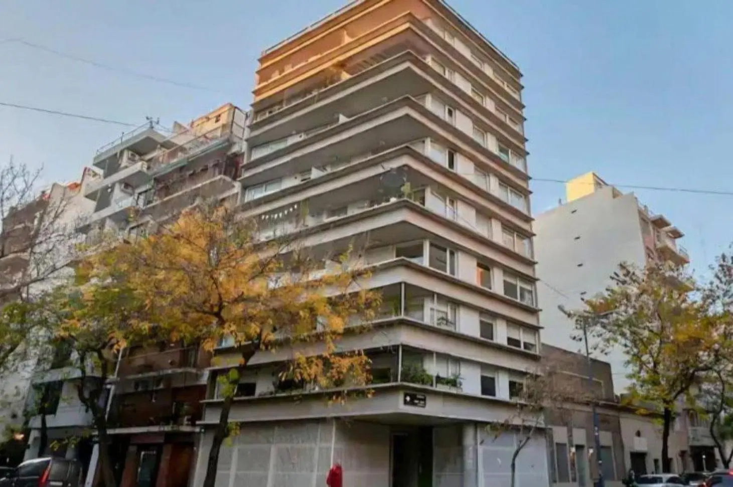 VENTA CON RENTA USD- TRIPLEX C COCHERA EN BELGRANO 3