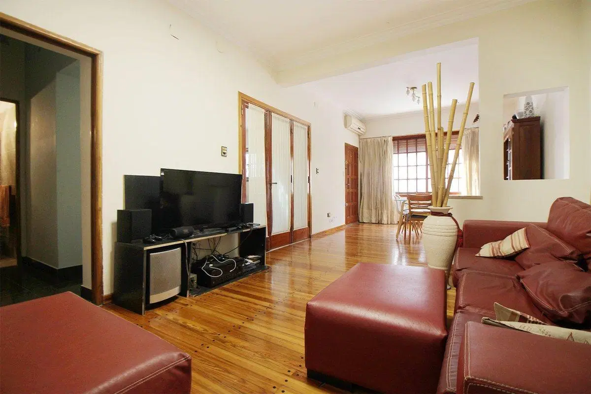 CASA EN PARQUE CHACABUCO CON TERRAZA y COCHERA 5