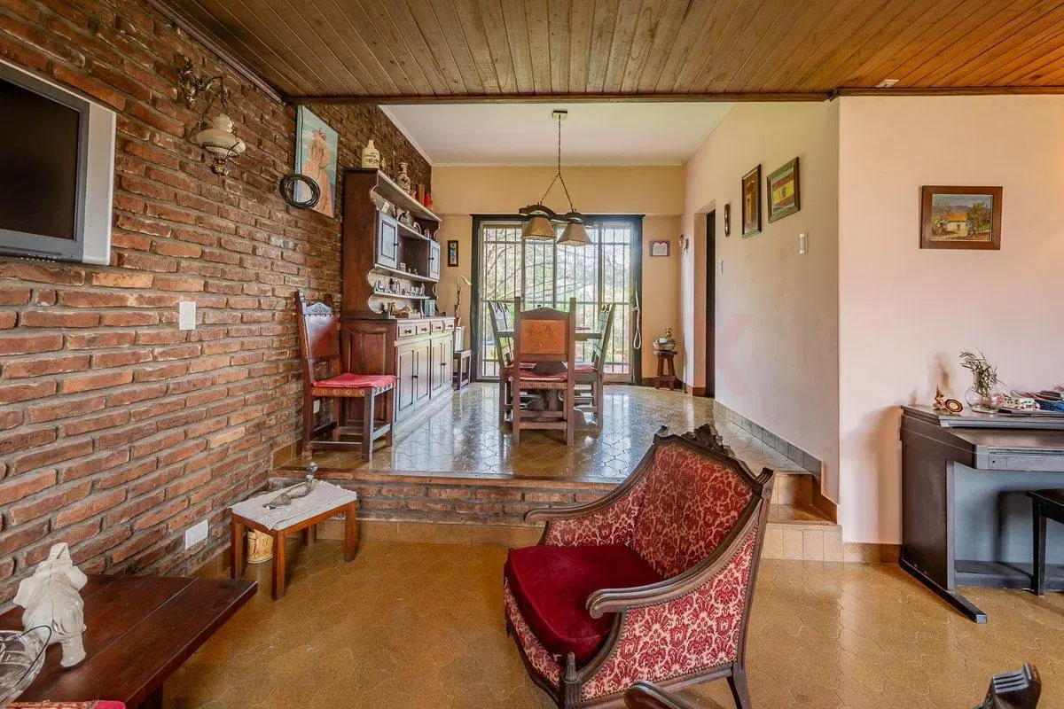 Casa 6 amb en Aldo Bonzi - PERMUTA / CREDITO 5