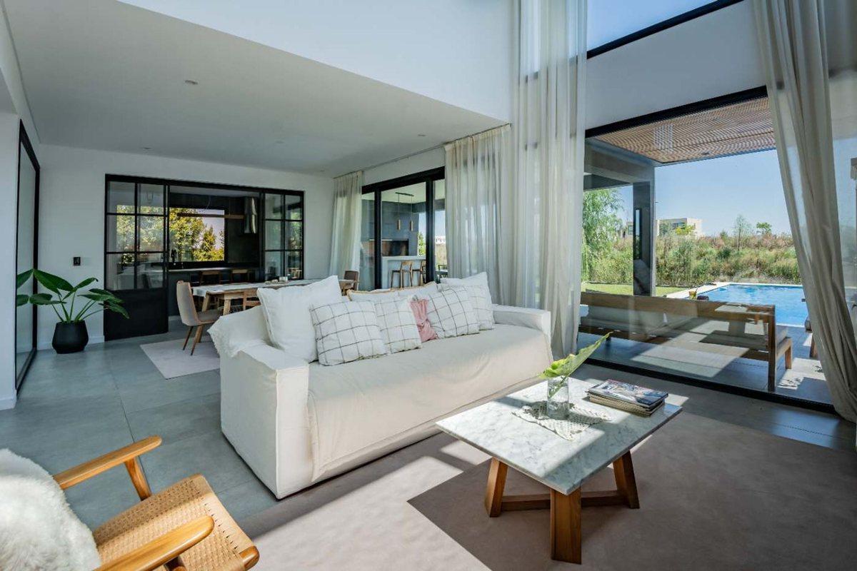 Foto de VENTA DE CASA EN COSTAS - PUERTOS DEL LAGO, imagen 2