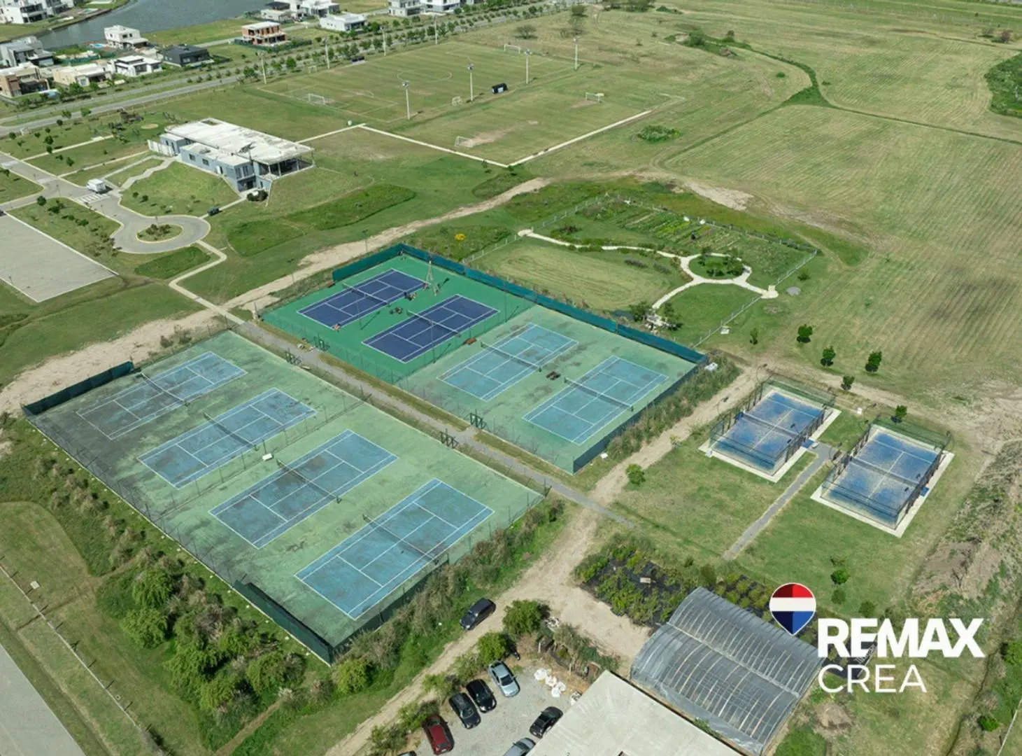 Venta Lote a la LAGUNA en Magallanes Hudson Beraza 4