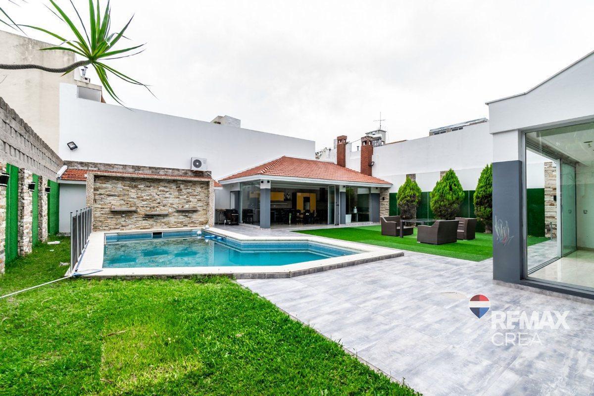 Venta Casa de 8 amb Pileta Climatizada Devoto