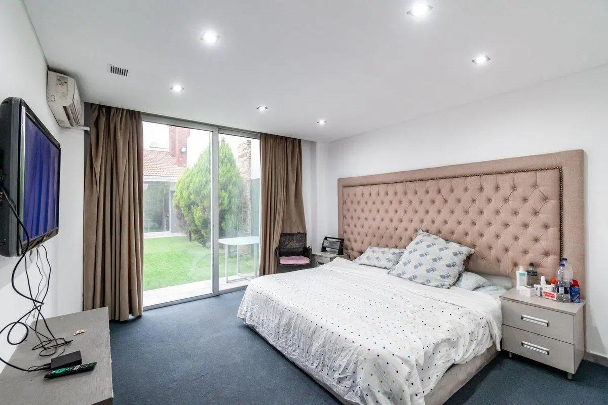 Venta Casa de 8 amb Pileta Climatizada Devoto 5