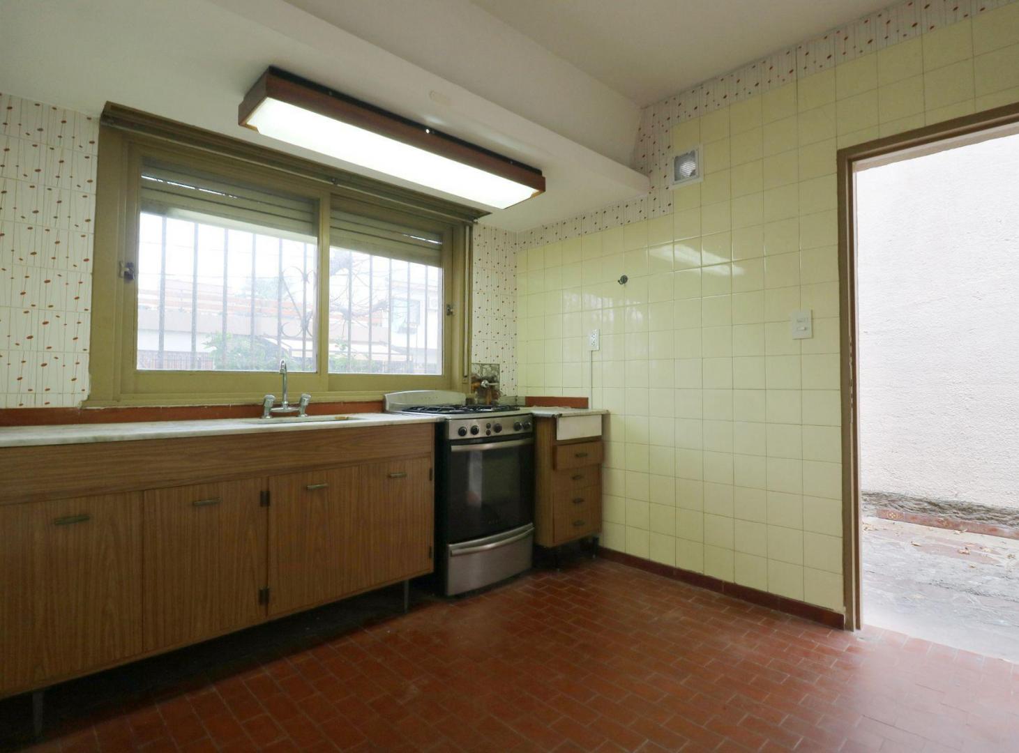 Venta Casa 3 amb en Martinez con patio y cochera!