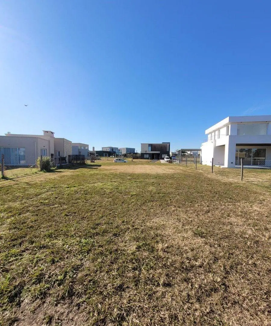 Oportunidad lote barrio Santa Lucia 3