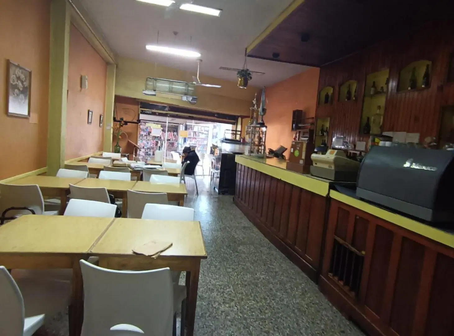 EN VENTA LOCAL COMERCIAL sin expensas 3