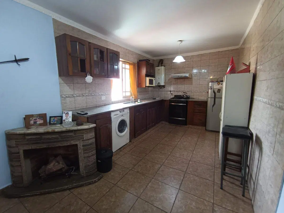 Venta CASA con LOCAL independiente 4