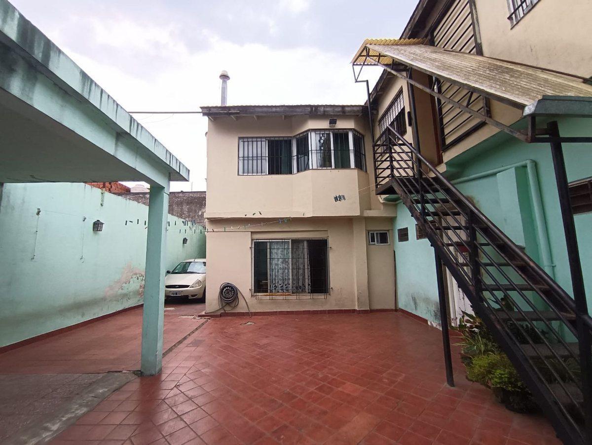 Venta CASA con LOCAL independiente