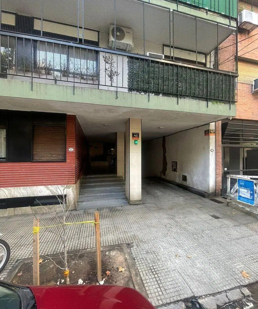 Oportunidad de Inversión Cochera en excelente ubic 5
