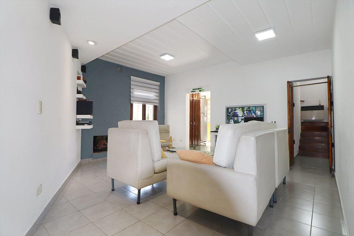 Foto de ESPECTACULAR CASA CON QUINCHO Y PILETA EN MORENO, imagen 4