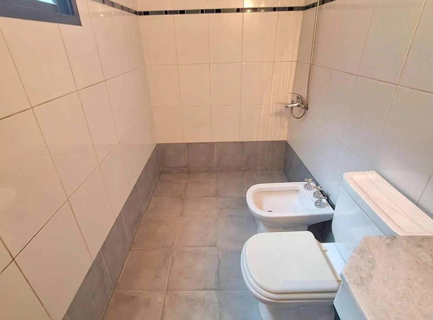 Alquiler Monoambiente c/Patio SIN EXPENSAS Coghlan 5