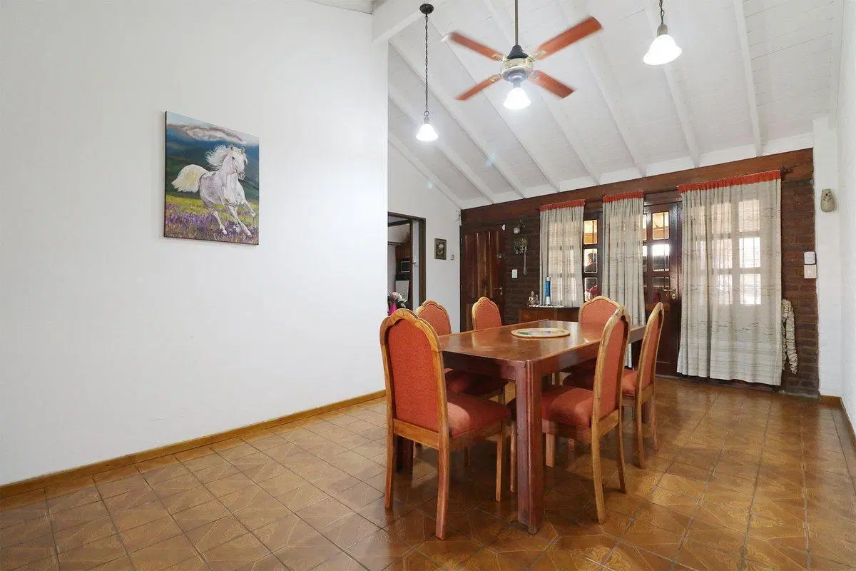 Venta - Casa 4 ambientes con pileta - Cuidad Evita 5