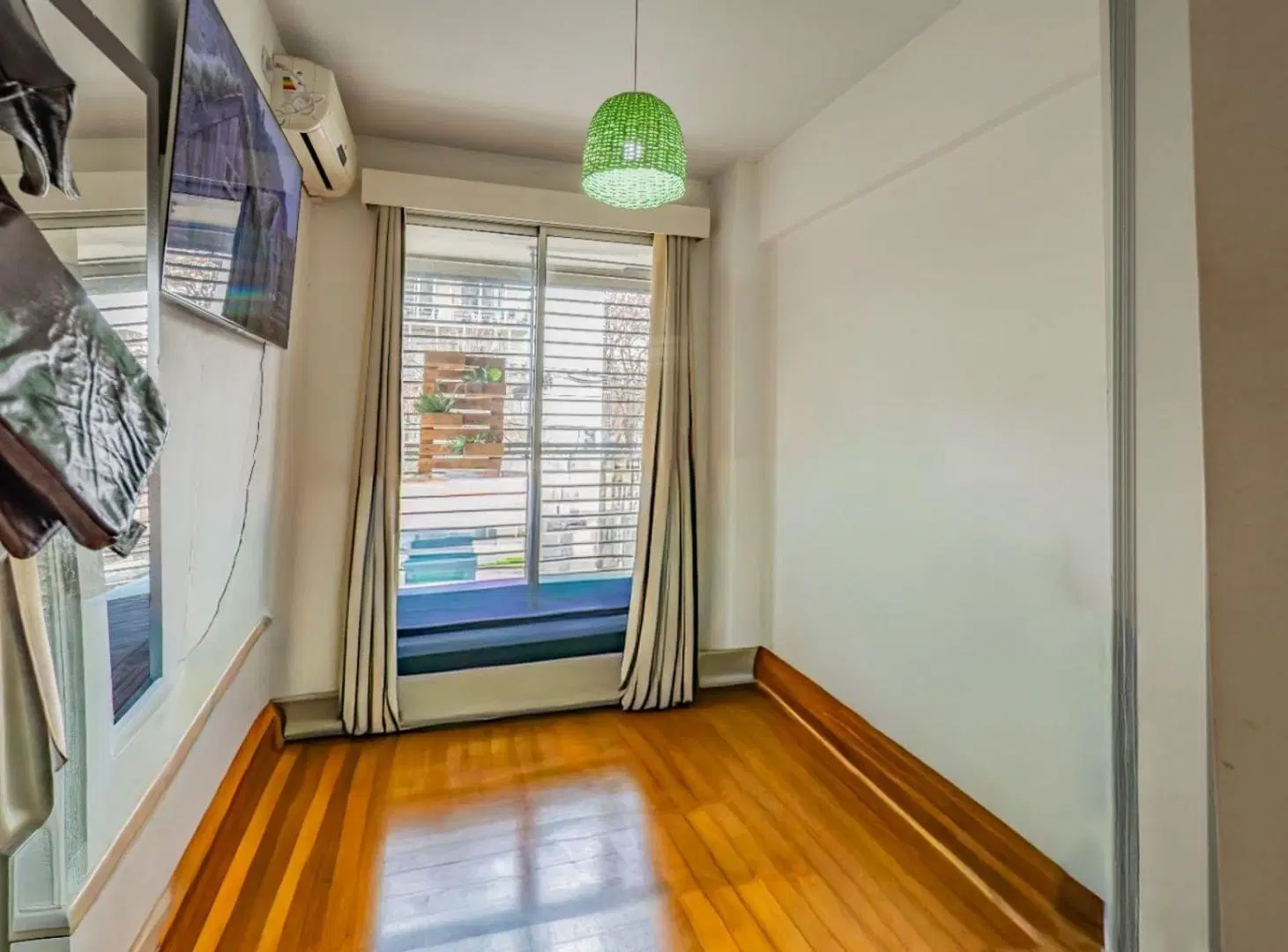 VENTA DE DPTO 3 AMB CON BALCÓN EN CHACARITA 5