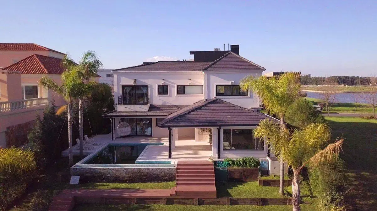 ALQUILER IMPONENTE CASA AMOBLADA EL YACHT NORDELTA 2