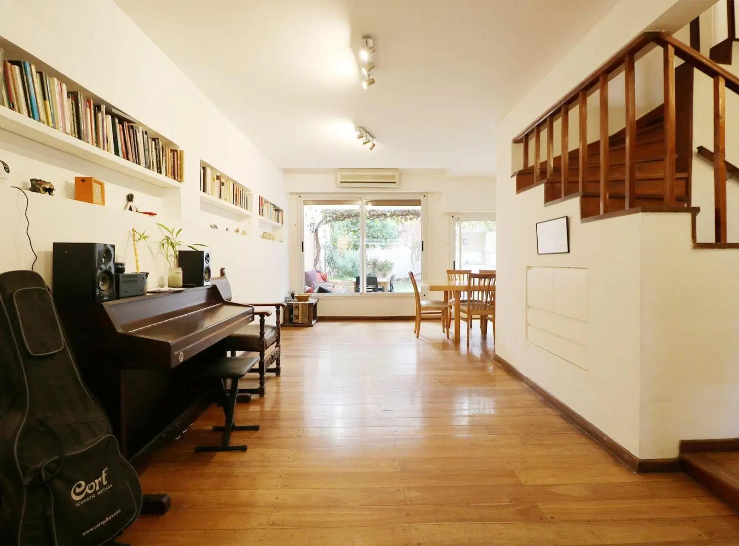 Venta Casa 5 ambientes Pileta Parque Chacabuco 3
