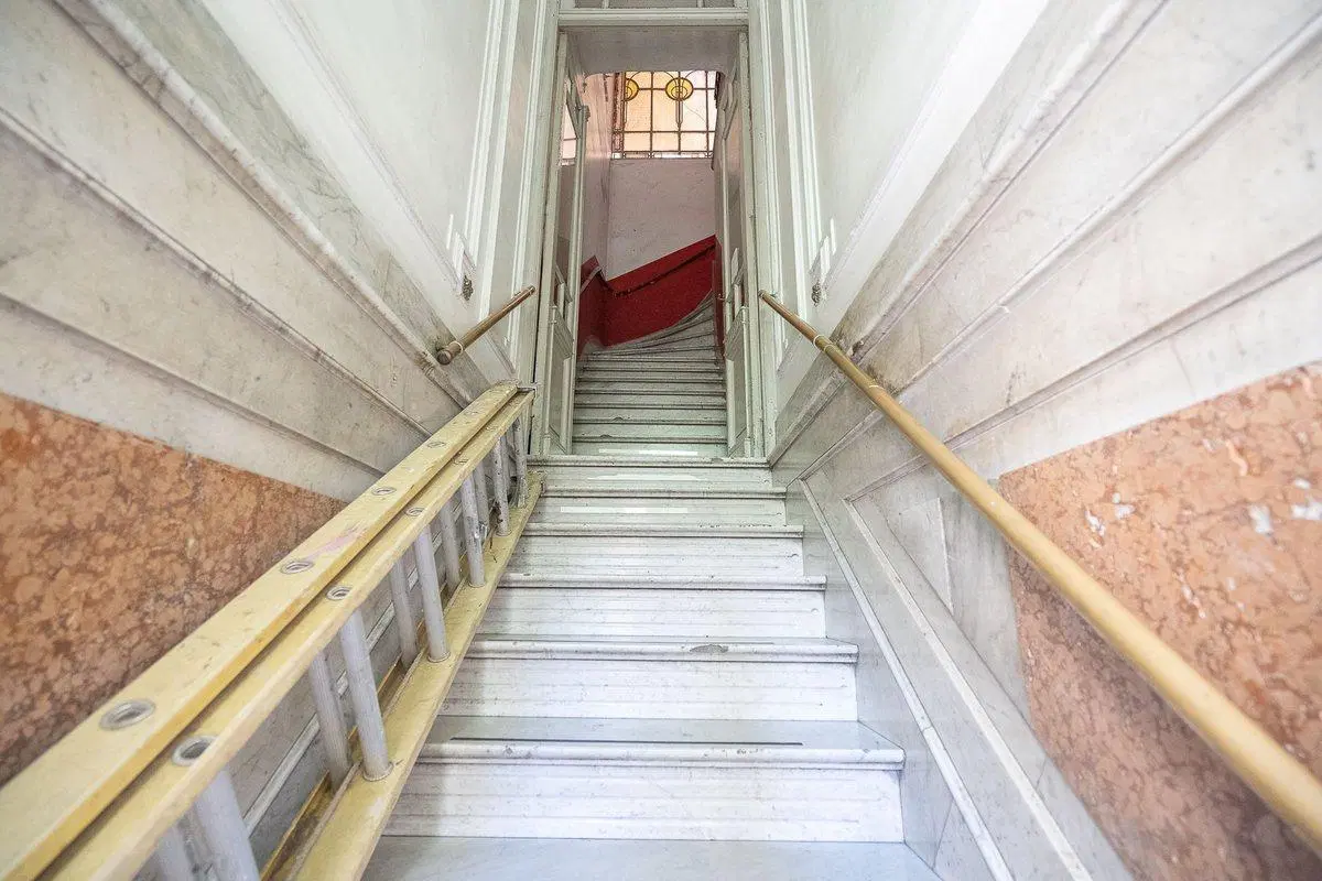 VENTA EDIFICIO DE 17 AMBIENTES EN BALVANERA 2