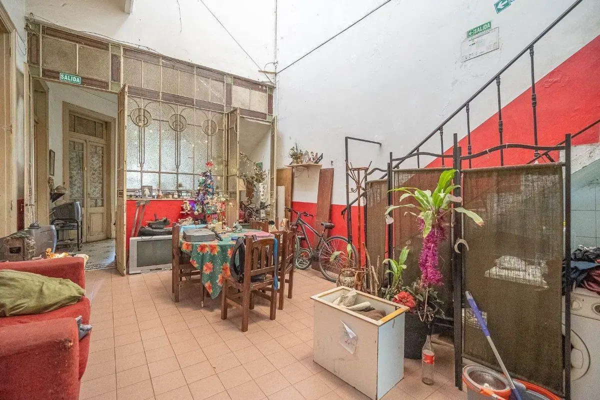 VENTA EDIFICIO DE 17 AMBIENTES EN BALVANERA 4