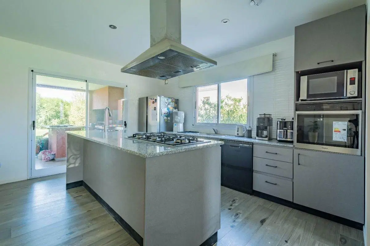 VENTA DE CASA EN BARRIO PUERTO - EL CANTÓN 5