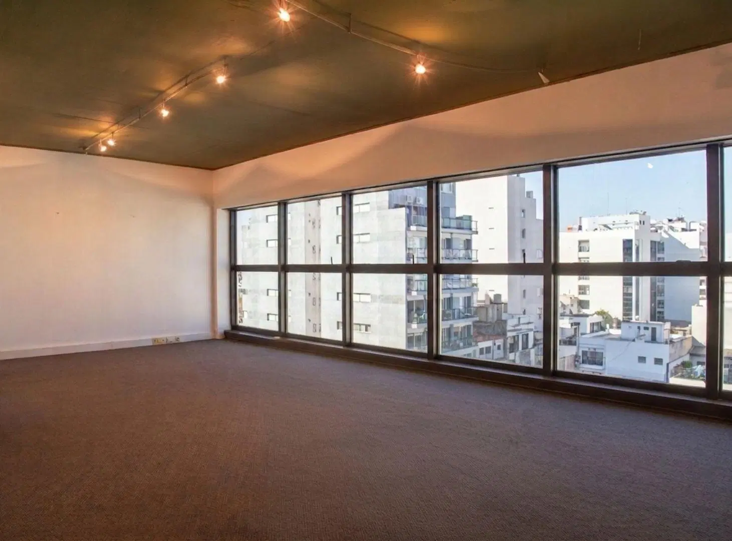 Venta Oficina Piso 12 Único Balcón y Cochera Nuñez 2