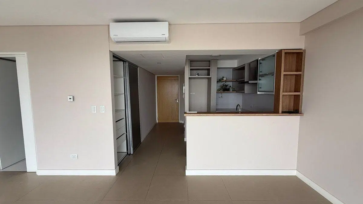 MONOAMBIENTE CON BALCON EN TORRE WEIK 3