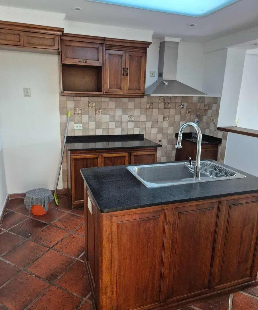 VENTA CASA 4 AMBIENTES EN LUJAN CENTRO CON PILETA 3