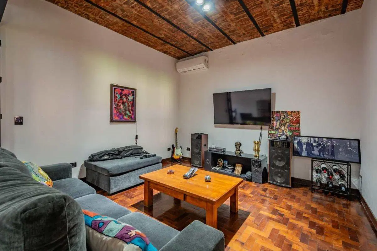 VENTA - CASA 3 AMB C/ QUINCHO Y PILETA - C. MADERO 4