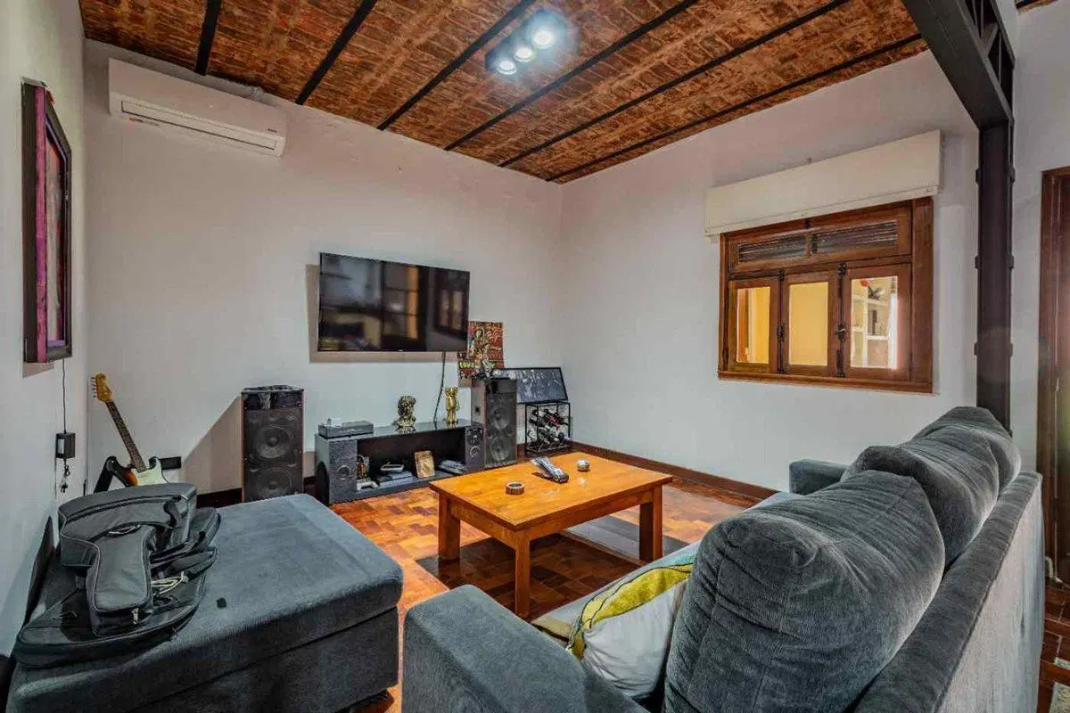 VENTA - CASA 3 AMB C/ QUINCHO Y PILETA - C. MADERO 3