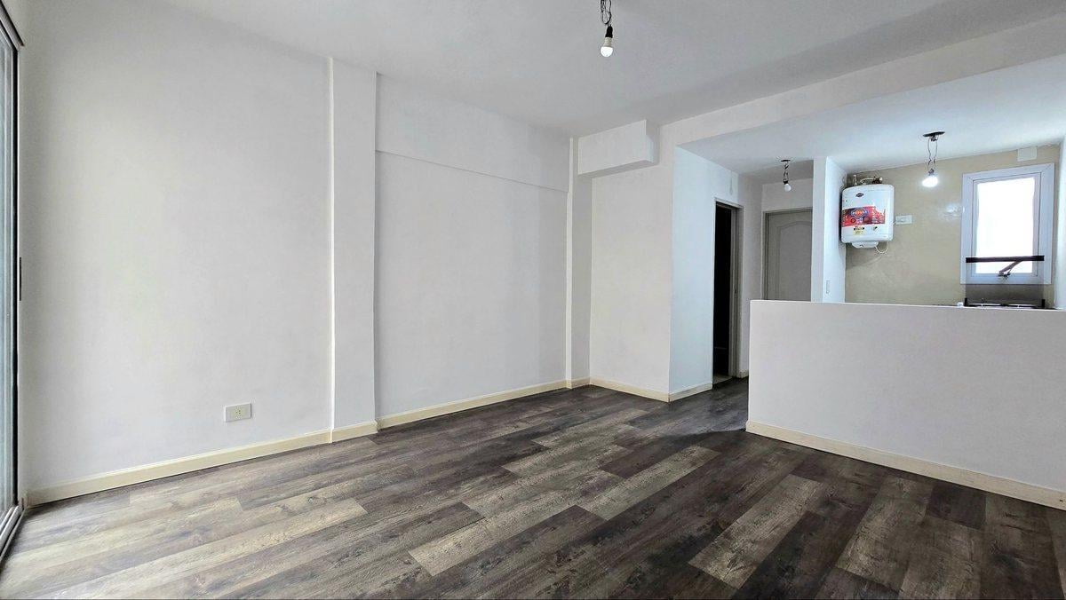 DEPTO 2 AMB CON 2 PATIOS - PARQUE CHACABUCO