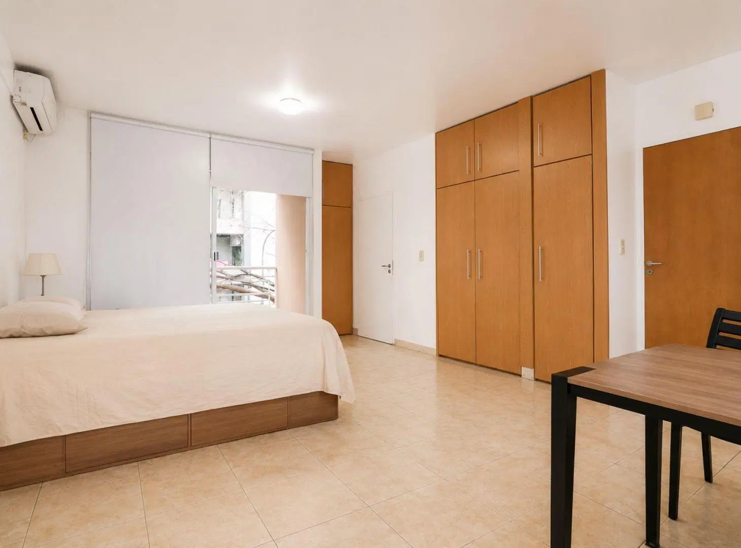 IMPECABLE MONOAMBIENTE CON BALCON EN CHACARITA 3